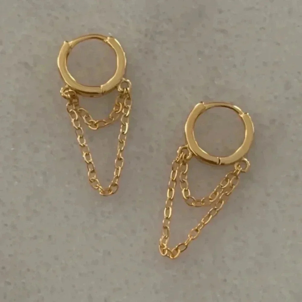 COPY - COPY - Gold Layered Chain Huggie Hoop Earrings